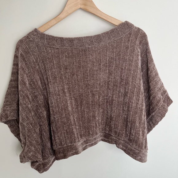 Out from under top - Picture 2 of 2